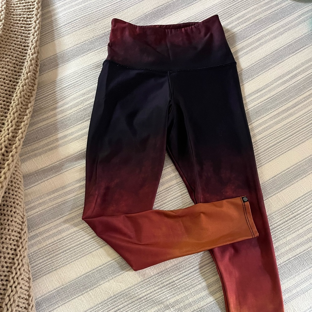 Onzie ombré leggings.